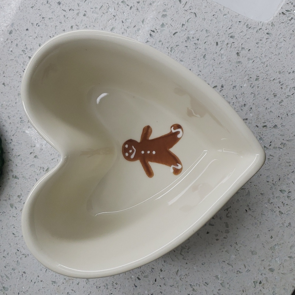 Heartstone Pottery Gingerbread Heart-Shaped Bowl. NWOT